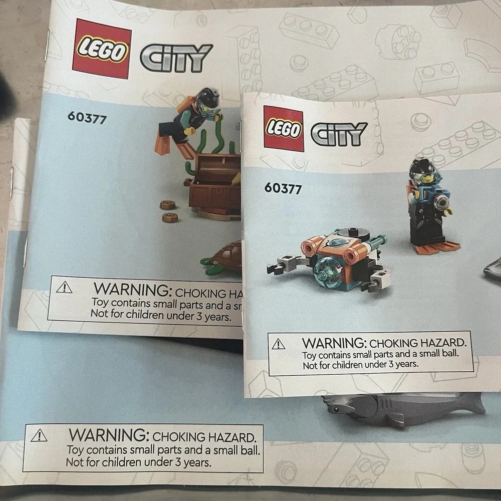 LEGO CITY: Explorer Diving Boat (60377) Scuba Turtles Hammerhead Shark Stingray